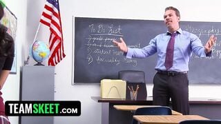 Slutty 19 Year Old Nicole Ferrera Blows Professor Under The Desk