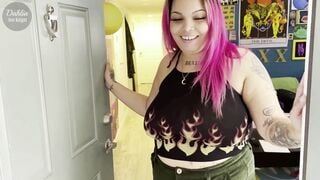 BBW Dahlia fucks the new Neighbors