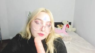 touching myself and sucking off a sex toy showing my body