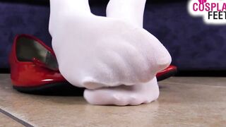 Freaky nurse into pantyhose plays with her shoes and toes