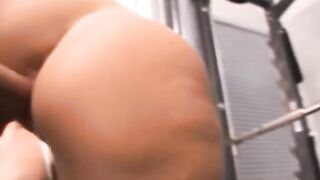 2 Cutie blondes working out wildly into the gym