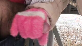 They are so vulgar that they have sex into the snow shamelessly