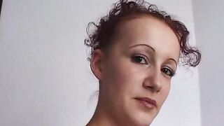 Junges 19 Year Old lutsch vor der Kamera