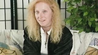 Blondes Barely Legal macht fuer Geld