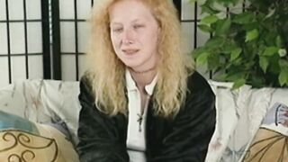Blondes Barely Legal macht fuer Geld