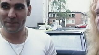 Blondes Barely Legal macht fuer Geld