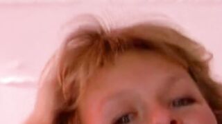 Reife Blondine beim Casting