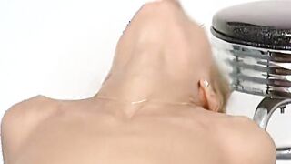 Junge Rothaarige ist spermasuechtig