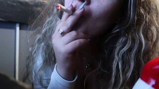 hey BAE im PRATING ORAL SEX toy while SMOKE a cigarette!!! im doing beautiful???
