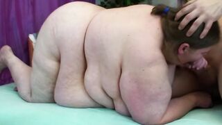 To banged! the white plumper’s snatch he need a very big toy