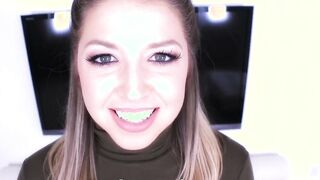 TAYLOR SANDS & AKARRA SUMMERS PERFORMANCE OFF THEIR BODIES AND SUCK DICK