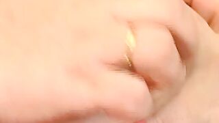Fat milf gets 1 orgasm after the next!!!