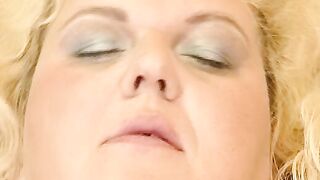 Fat milf gets 1 orgasm after the next!!!