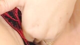 Fat milf gets 1 orgasm after the next!!!