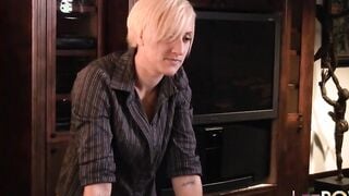 Lesbo boss could not refuse the gives from her new assistant