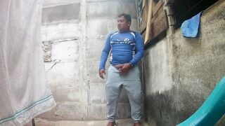 I plowed the mother of a partner of my daughters. This unfaithful fat woman lets me boned her into the backyard of her house and the next door almost catch us, she lets me record her while our daughters study together