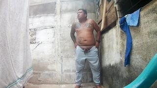 I plowed the mother of a partner of my daughters. This unfaithful fat woman lets me boned her into the backyard of her house and the next door almost catch us, she lets me record her while our daughters study together