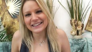 Loira amador da faculdade gosta de ser filmada