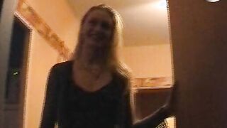 Teens demonstriert zu Hause Ihre Selbstbefridigung