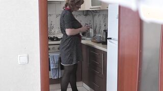 When hubby is away Bae MILF Mom Frina called next door repair electric kettle. Next Door made repairs then put Frina doggy style plowed her vagina and cummed sperm on legs inside tights. Hubby installed camera at home.