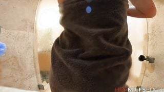 Up The Booty For Mommy As She Takes A Rough Cock Into Her Butt!