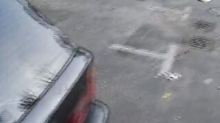 Nie Nutte im Auto vernascht