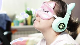 ICE CREAM TASTE GAME with long cheat on teens year mature blindfolded teenie bimbos's best friend