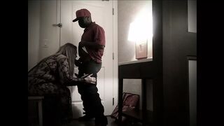Thick cougar On Vacation Fucks The Pizza Delivery Man