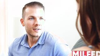 Amateur Cougar Joins Tinder - MILFED