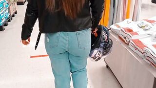 I seen her at the supermarket and finished a jizzed and her creamy snatch