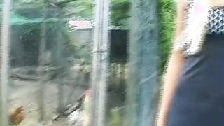 blondine auf dem Bauernhof gefickt