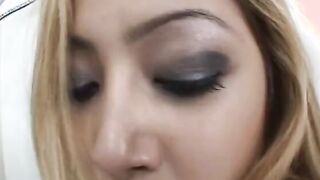 Bimbo inside an audition and starts sucking off and fucking the producer's penis