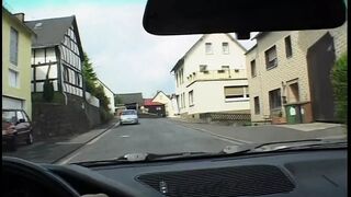 Blondine am Strassenrand aufgerissen und durch gefickt