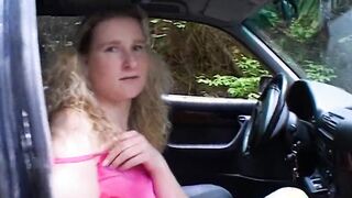 Blondine am Strassenrand aufgerissen und durch gefickt