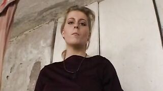 Nachbarin im waschkeller gefickt
