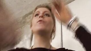 Nachbarin im waschkeller gefickt