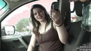 On vacation into Florida, a Bombshell sluts gets her nipples pierced