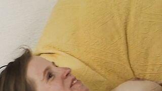 Kleine Dicke hat Ihr erstes Vibrator casting