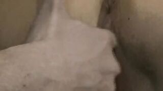 Mit neuem Vibrator ueberrascht und danach gefickt