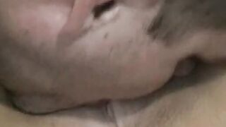 Mit neuem Vibrator ueberrascht und danach gefickt