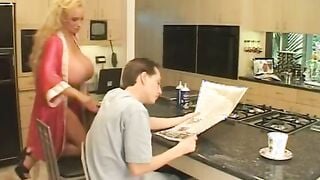 Luxurious huge tittie MILF offers some cream to his coffee