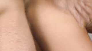 Dark Hair mit riesen Muschi Piercing gefickt