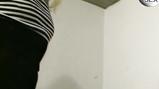 Blondine bekommt einen vibrator zum Jahrestag