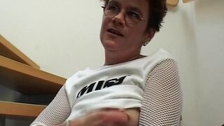 Mutti bleibt nur noch der Vibrator