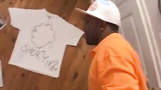 Luxurious white cunt with mouth sucks short ebony dude and takes long cock in