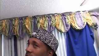 Expirienced whore is rides african schlong