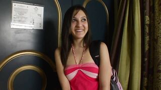 Die kleine dark hair aus dem Internat gefickt