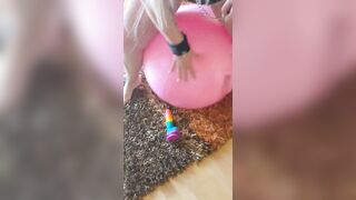 Toy und Ball