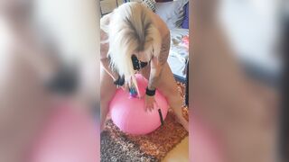 Toy und Ball