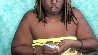 Nookiescookies test out 2 of her favorite sex sex toys